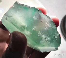 赌石看料技巧有哪些方面,揭秘翡翠原石鉴赏秘诀