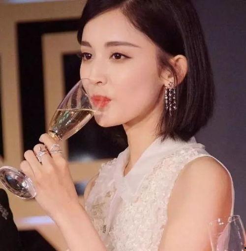 喜欢喝酒的明星,揭秘嗜酒成性的明星圈