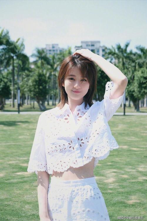 甜美和服吃瓜图片,共度悠闲时光